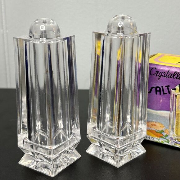 VINTAGE CRYSTALLINE SALT-N-PEPPER SHAKERS SET WITH ORIGINAL BOX HONG KONG RETRO - Picture 3 of 9